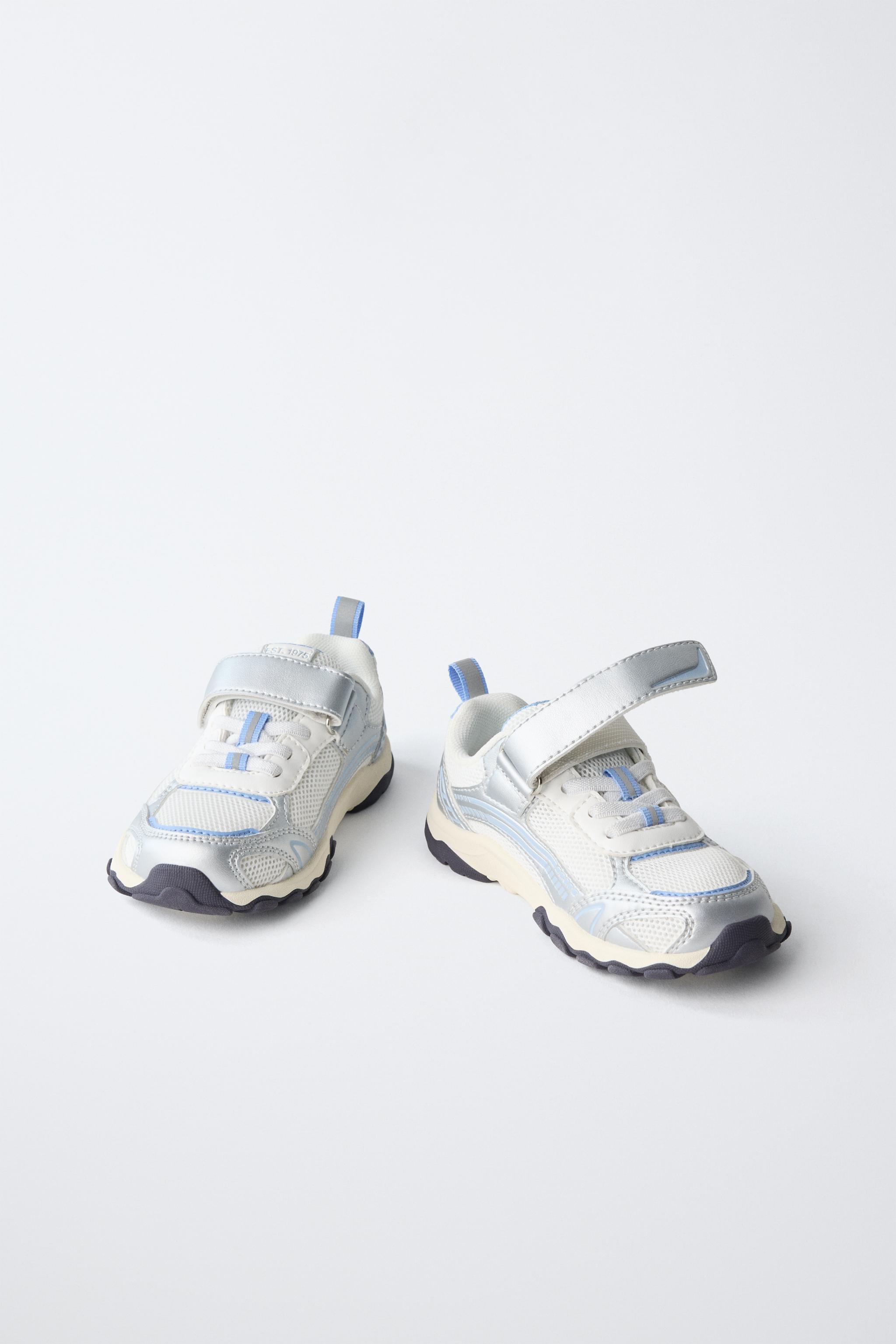 BAREFOOT SNEAKERS